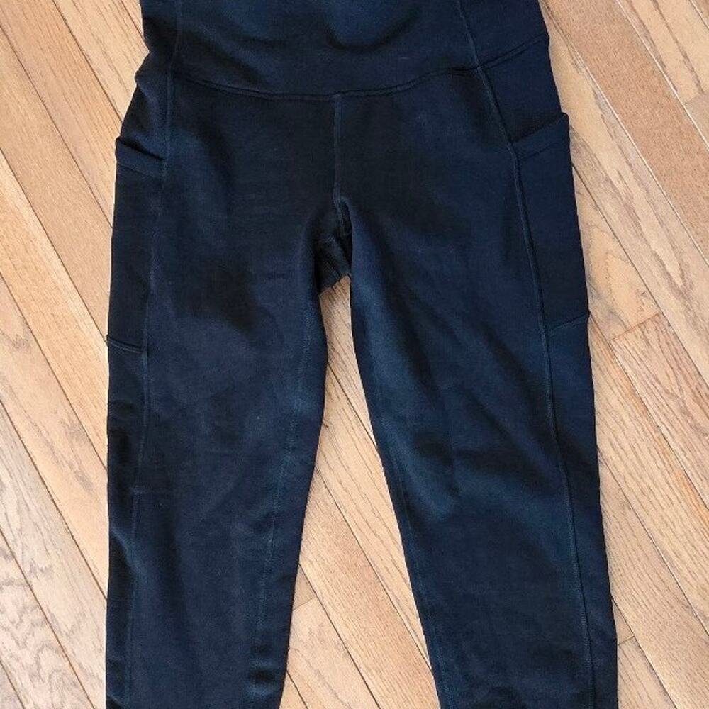 Athleta black altitude stash tight in polartec powerstretch medium